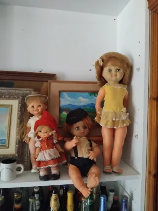 Vecchie bambole da collezione