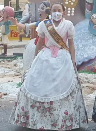 Vestido de huerta rosa y blanco
