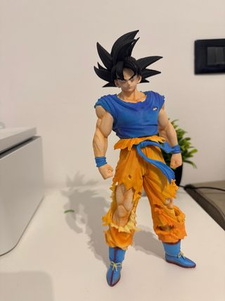 Statuetta Goku Ultra Istinto Dragonball