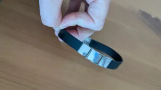 Pulsera de acero con diseño de lagartos