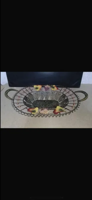 Vassoio decorativo in metallo