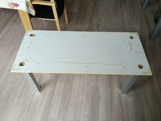 Mesa de madera para adaptar.