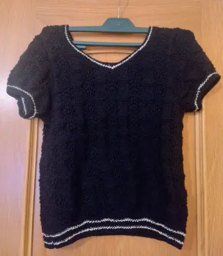 Jersey negro con detalles blancos Talla S