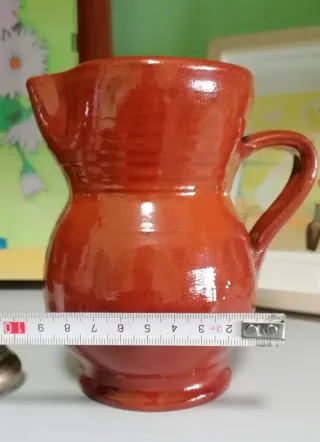 Jarra de barro rústica