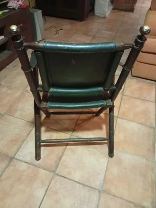 Silla de director de cuero y madera