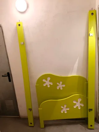 Cama infantil / juvenil verde más somier 90x190