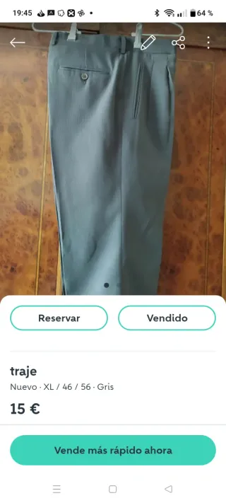 Traje de caballero gris con corbata