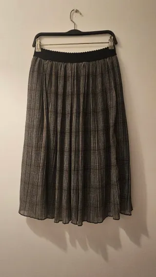 Falda midi plisada Zara