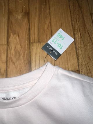 Nueva con etiqueta. Sudadera niña.