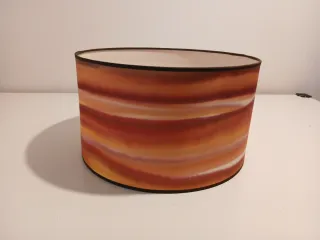 Pantalla de lámpara en seda pintada a mano