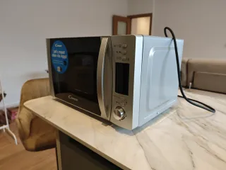 Microondas Candy CMXG20DS en perfecto estado