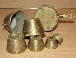 Ponderal 7 vasos bronce completo Alemania XIX