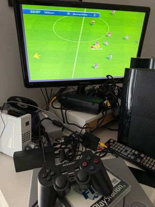 PlayStation 1 + FIFA 2001 Completa