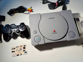 PlayStation 1 + FIFA 2001 Completa