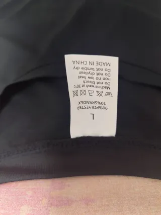 Camiseta deportiva sin mangas gris