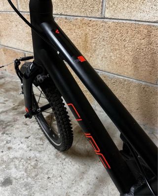 Bicicleta Cube Numove 140