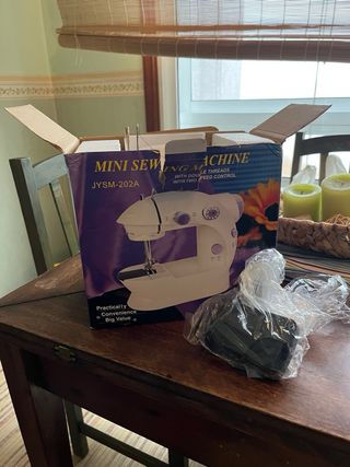 Mini Máquina de Coser Nueva