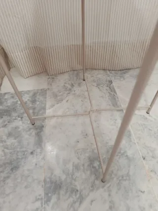 Mesita auxiliar redonda beige