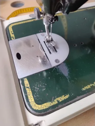 Máquina de coser Refrey Cl317