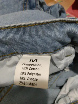 Tejanos desgastados con rotos