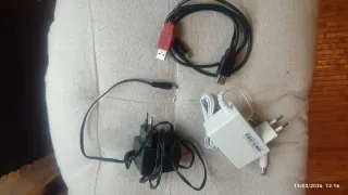 Lote memorias ram, cables, antenas, soporte móvil.