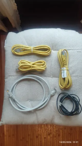 Lote memorias ram, cables, antenas, soporte móvil.