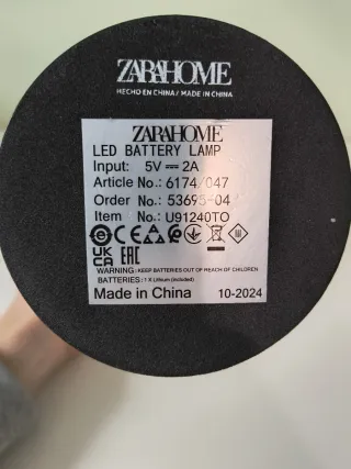 Lámpara de mesa Zara Home verde