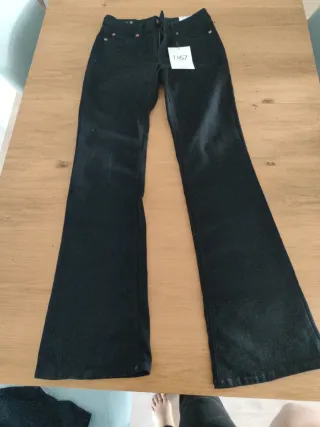 Pantalón vaquero negro Stradivarius Talla S/36