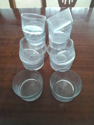 12 Vasos de vino chatos de cristal