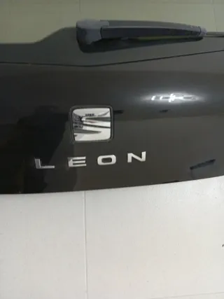Portón Seat León MK3 5F faro cerradura