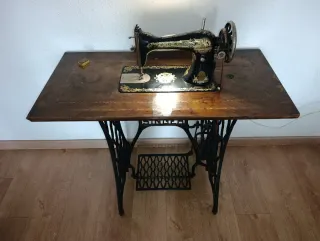Máquina de coser Singer antigua