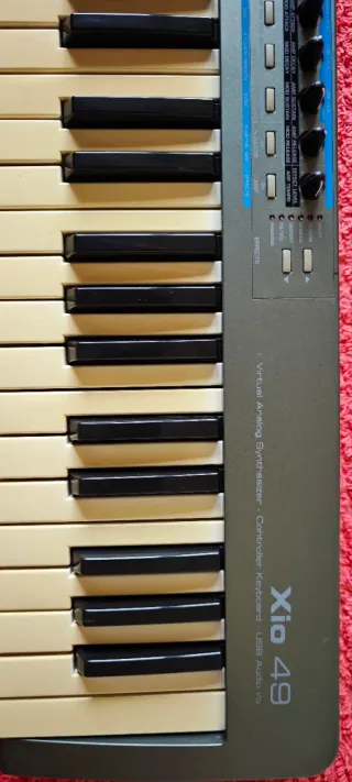 Novation Xio 49 Sintetizador Controlador