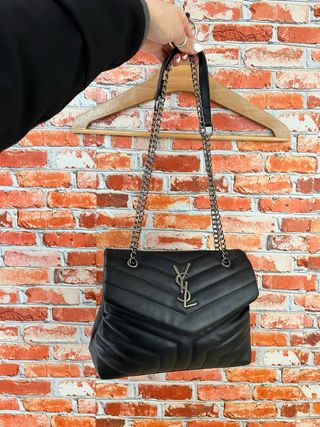 Borsa nera stile YSL con catena – elegante e capie