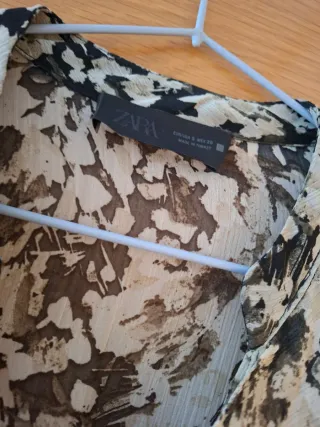 Lote 2 faldas y 4 vestidos nuevos y seminuevo