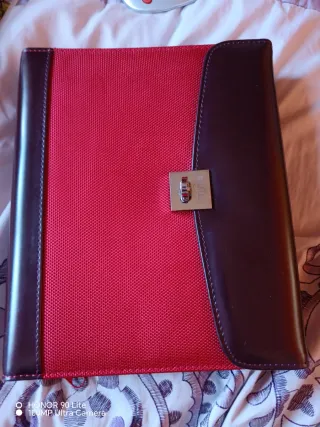 Portadocumentos anillas negro y rojo