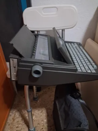 Procesador de texto Olivetti PTP 820