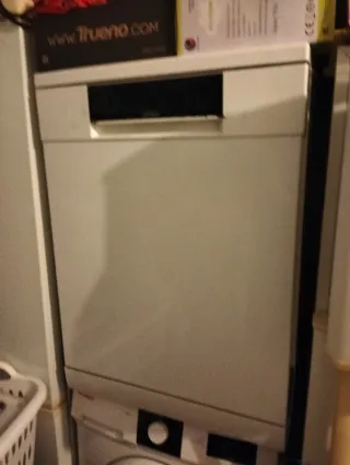 Lavastoviglie, lavatrice e frigorifero