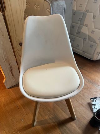 Silla Nórdica Beige y Blanca