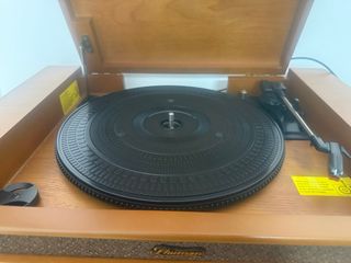 Tocadiscos con Mando y Radio (en Madrid)