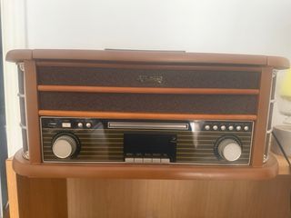 Tocadiscos con Mando y Radio (en Madrid)