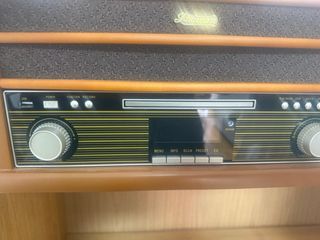 Tocadiscos con Mando y Radio (en Madrid)