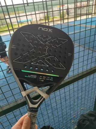 Pala de pádel NOX LAIA QUANTUM