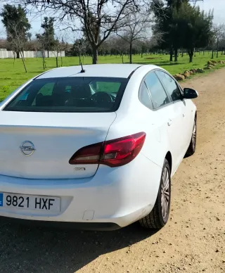 Opel Astra 2014
