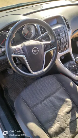 Opel Astra 2014