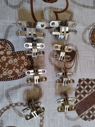 8 Cerniere a Scomparsa per Porte Interne