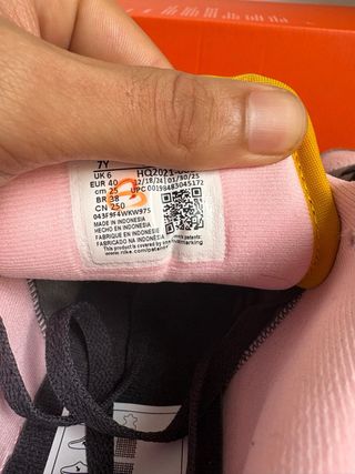 Jordan Air Retro 1 Low Tokyo Bio Hack