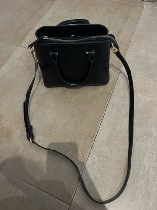 Bolso de mano negro efecto piel