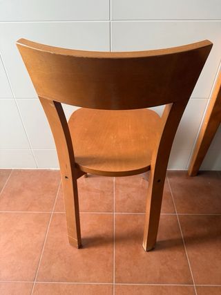 Sillas de comedor de madera. 30€por silla