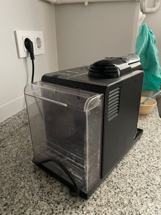 Cafetera Nespresso Lattissima+ DeLonghi + cápsulas