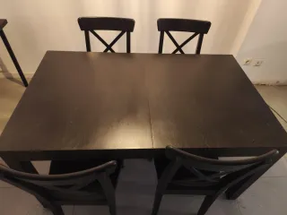 Mesa comedor Ikea madera oscura + 4 sillas
